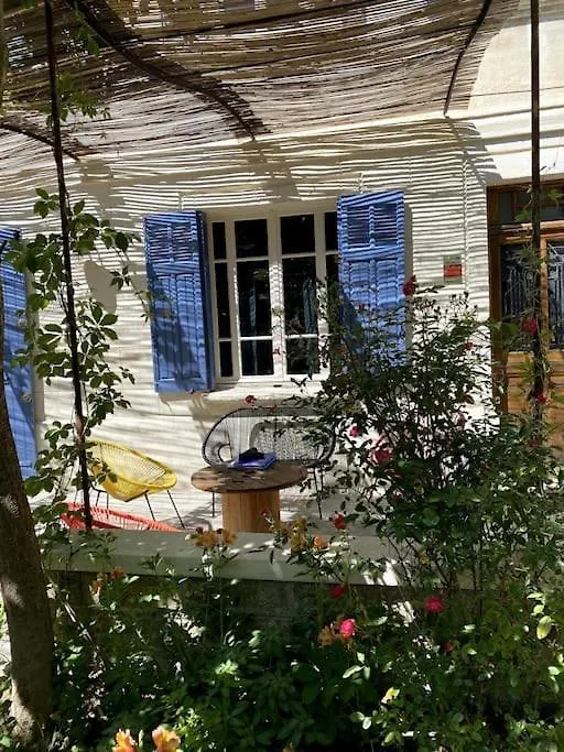 Villa Maison De Caractere Avec Jardin Arbore En Avignon