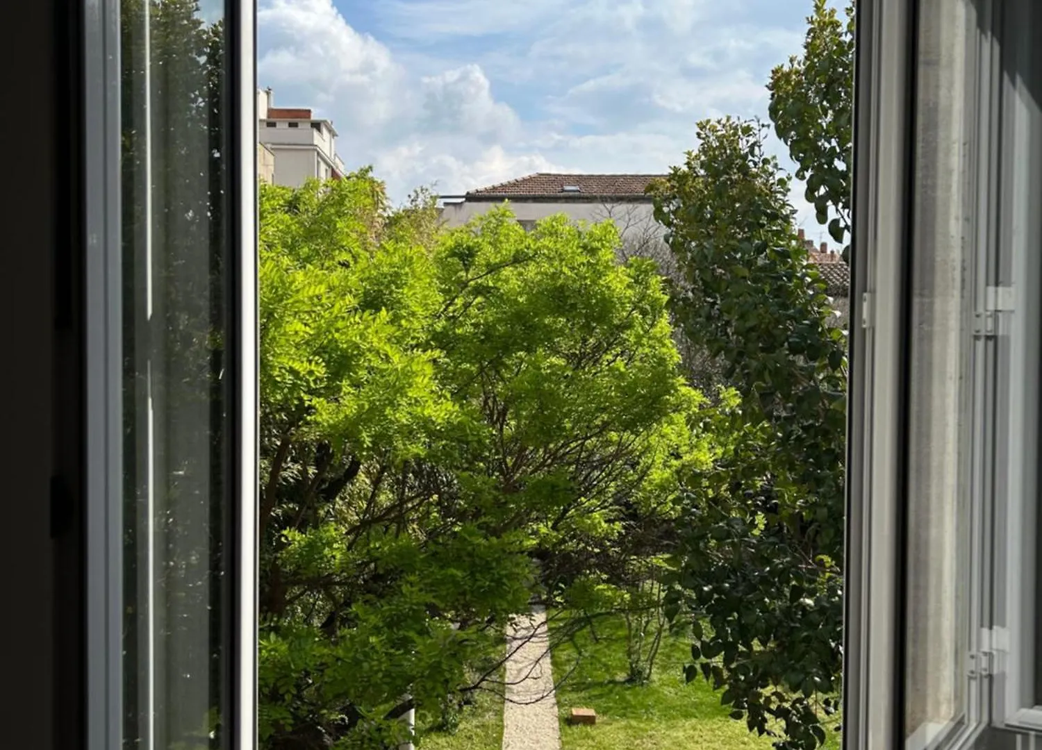 Villa Maison De Caractere Avec Jardin Arbore En Avignon
