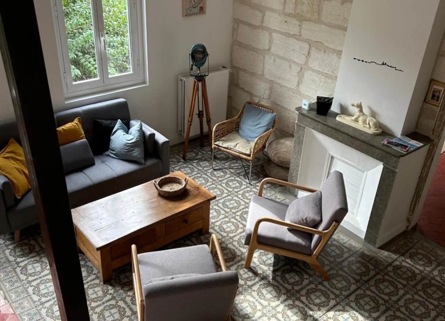 Maison De Caractere Avec Jardin Arbore En Avignon France