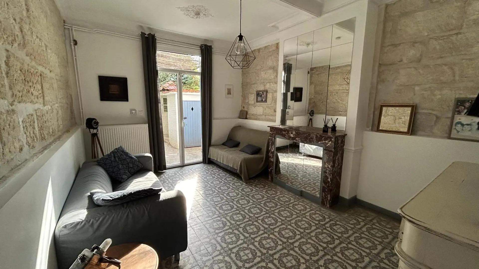 Villa Maison De Caractere Avec Jardin Arbore En Avignon France