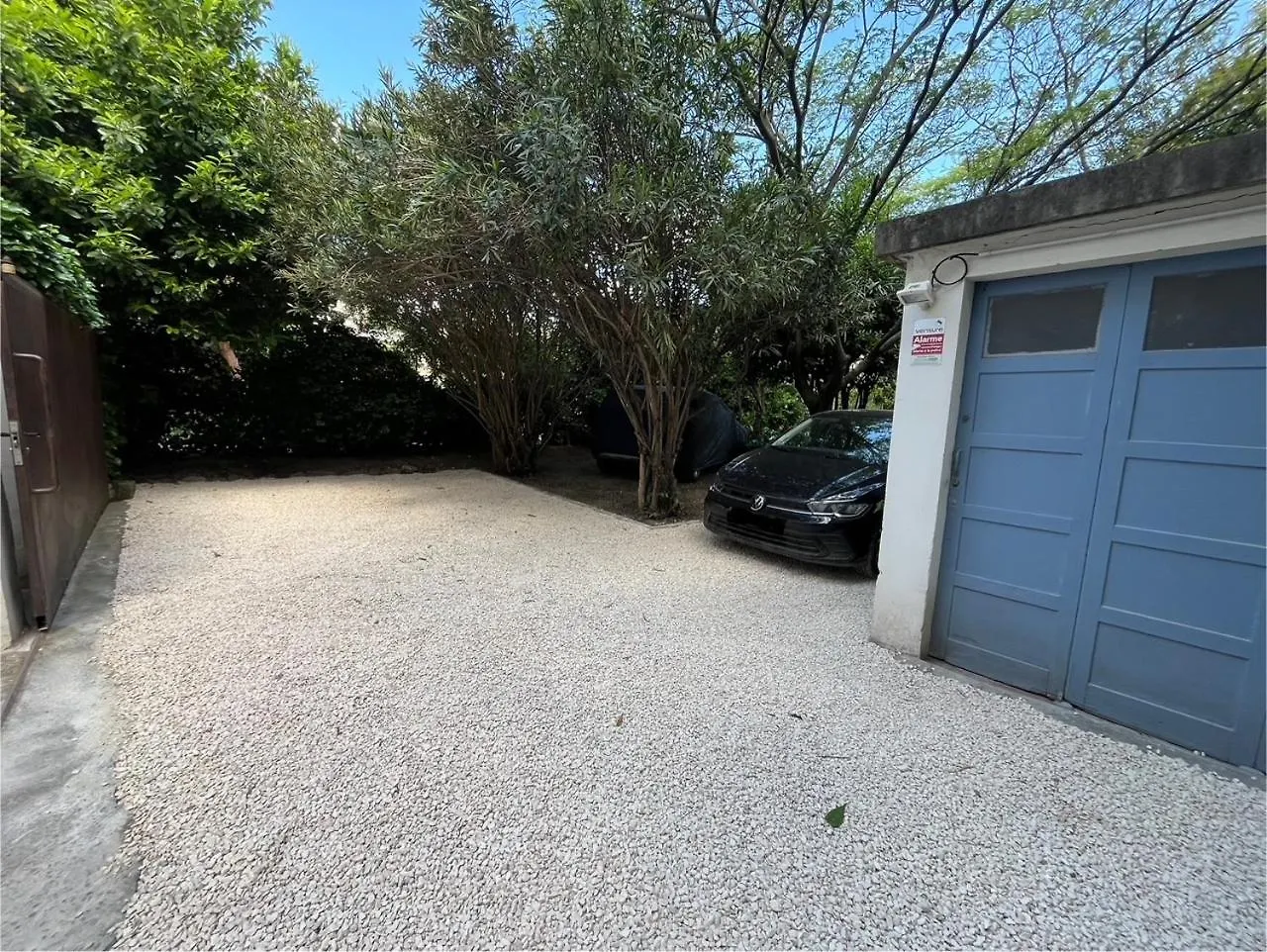 Maison De Caractere Avec Jardin Arbore En Avignon Villa